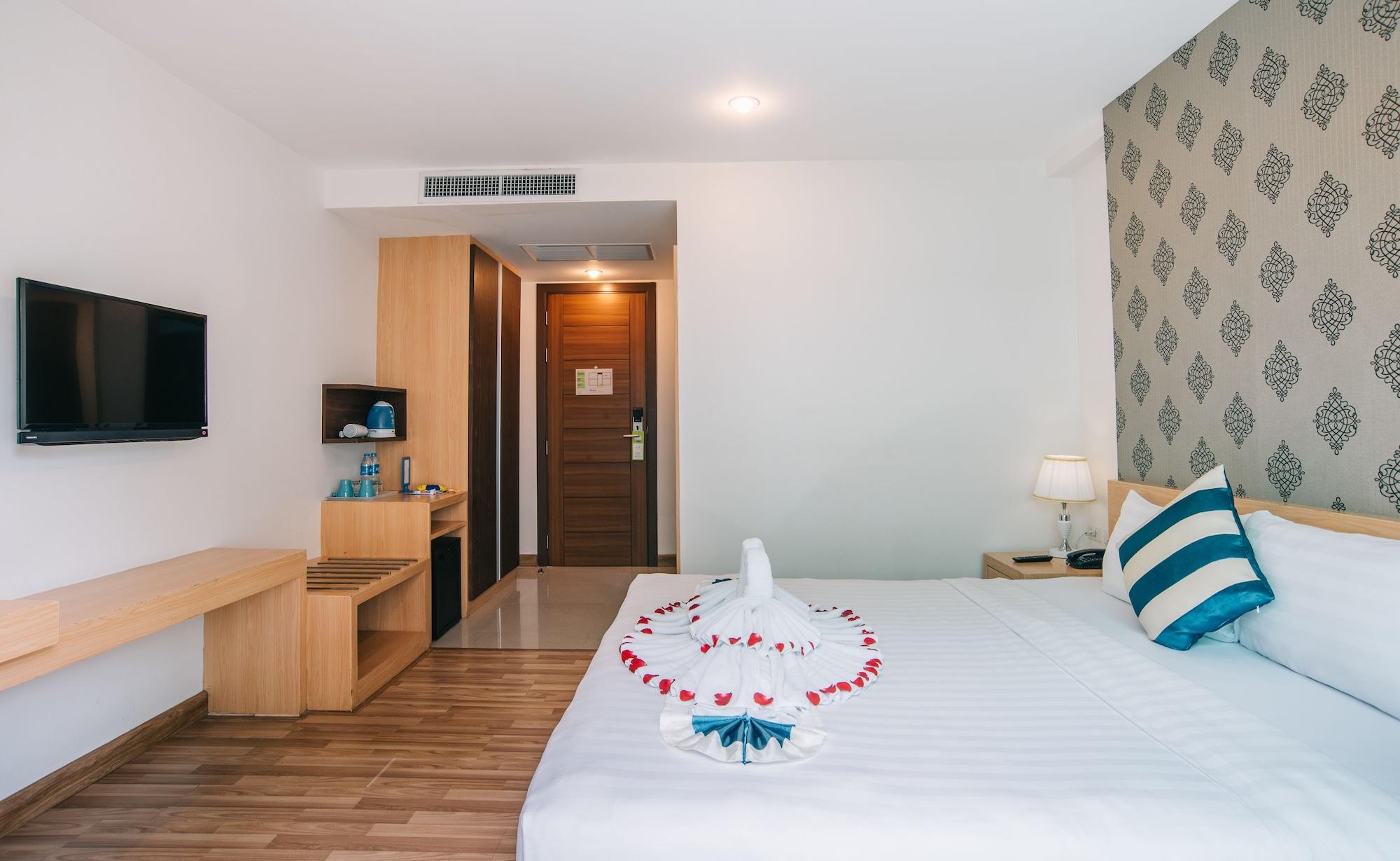 Icheck Inn Central Patong Exteriör bild