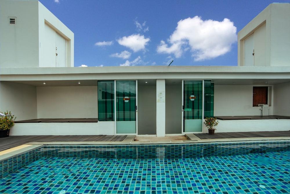 Icheck Inn Central Patong Exteriör bild