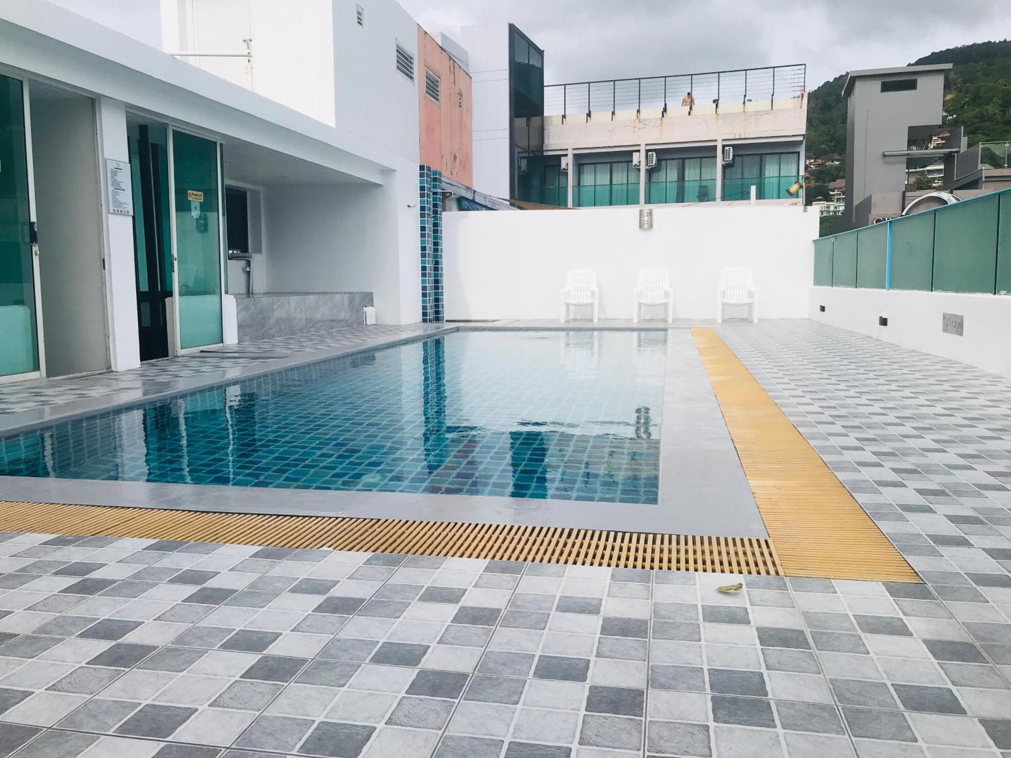 Icheck Inn Central Patong Exteriör bild